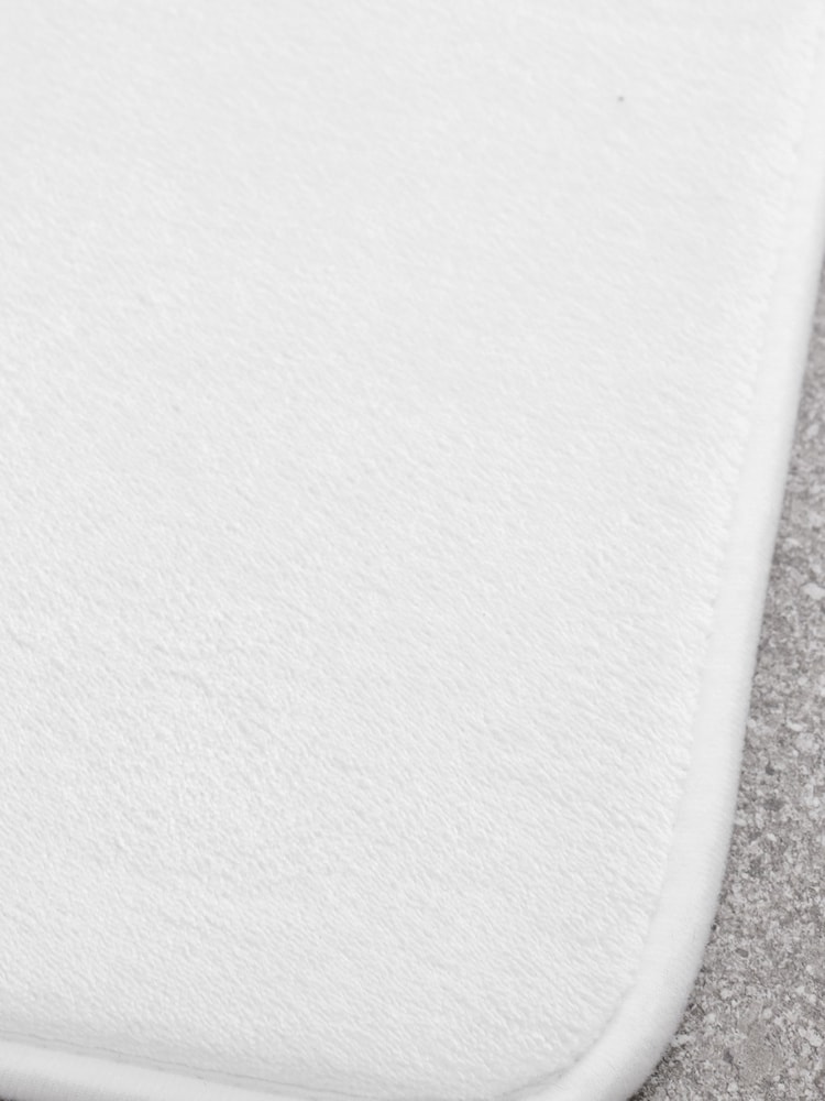 Catherine Lansfield Antibakterielle Bad- und Toilettenvorleger mit viskoseelastischem Schaum - Bild 2 von 6 Catherine Lansfield Antibakterielle Bad- und Toilettenvorleger mit viskoseelastischem Schaum - Bild 2 von 6