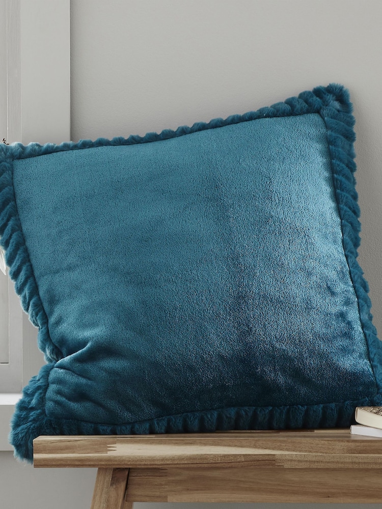 Catherine Lansfield Velvet and Faux Fur Soft Cosy Cushion - Imagen 1 de 6