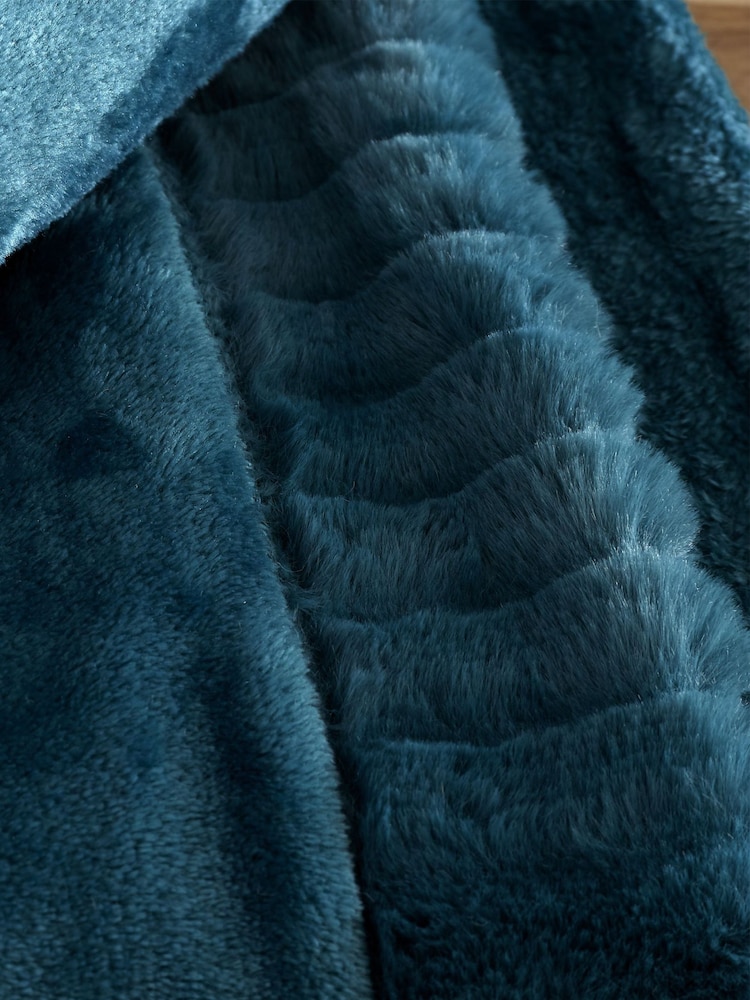 Catherine Lansfield Teal Blue Velvet And Faux Fur Soft and Cosy Throw - Image 2 of 5