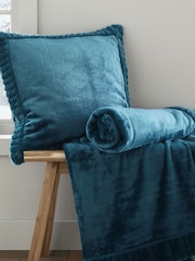 Catherine Lansfield Teal Blue Velvet And Faux Fur Soft and Cosy Throw - Image 4 of 5