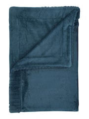 Catherine Lansfield Teal Blue Velvet And Faux Fur Soft and Cosy Throw - Image 5 of 5