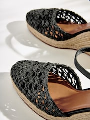 Schwarz - Signature Makramee​​​​​​​-Schuhe mit Keilabsatz - Bild 4 von 5