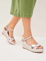 Silber - Forever Comfort® Peeptoe-Schuhe mit Keilabsatz - Bild 1 von 7