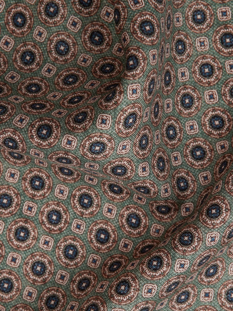 Verde mar - Pañuelo de bolsillo con estampado de medallón en seda Aviano de Reiss - Imagen 5 de 5