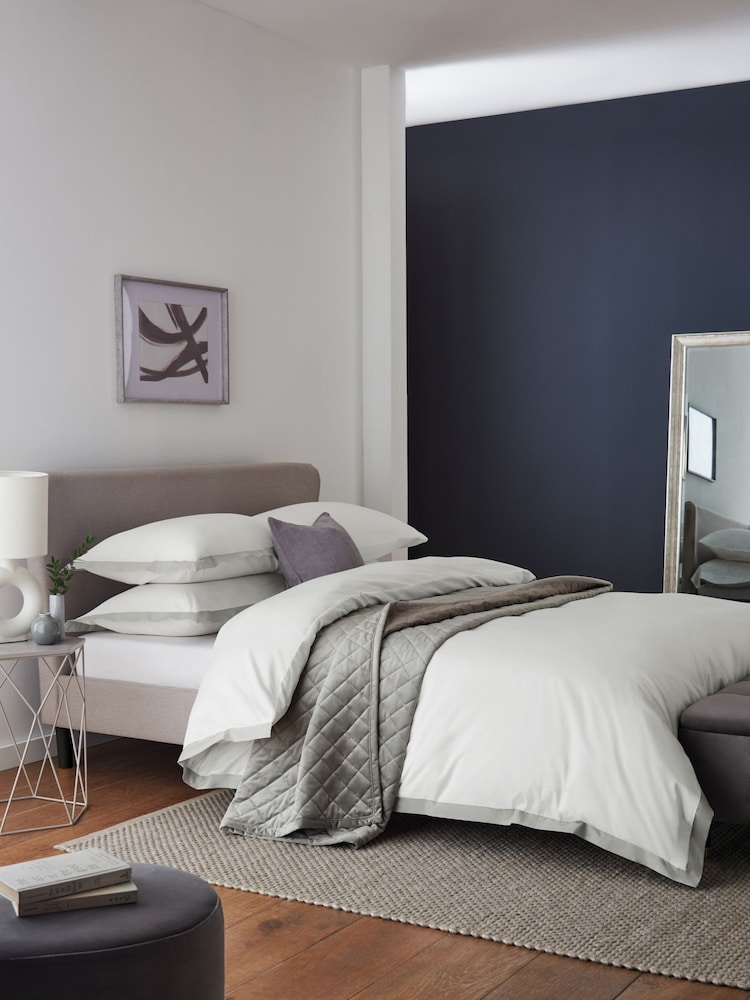 White/Silver Cotton Rich Oxford Duvet Cover and Pillowcase Set - Image 3 of 4