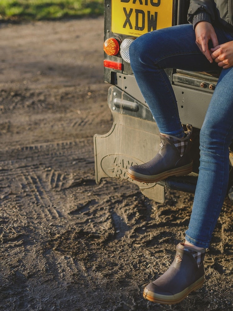 Brown Muck Boots Originals Ankle Wellies - Image 5 of 5