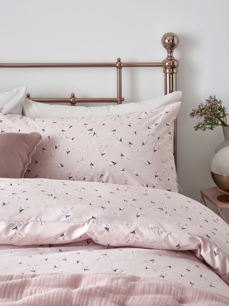 2 Pack Pink/White Ditsy Floral Reversible Duvet Cover and Pillowcase Set - Image 5 of 8