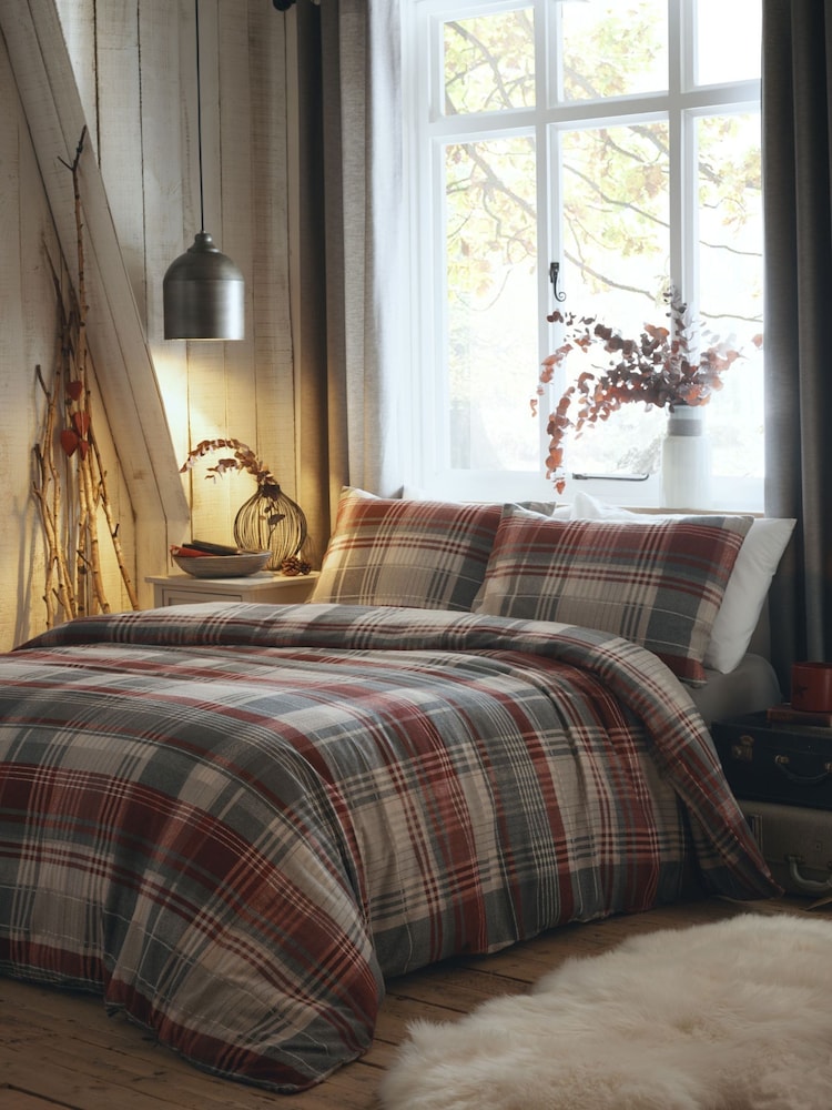 Appletree Connolly karirast; s karirastim vzorcem Brushed 100% Cotton prešito pregrinjalo in Pillowcase Set - Slika 1 iz 4
