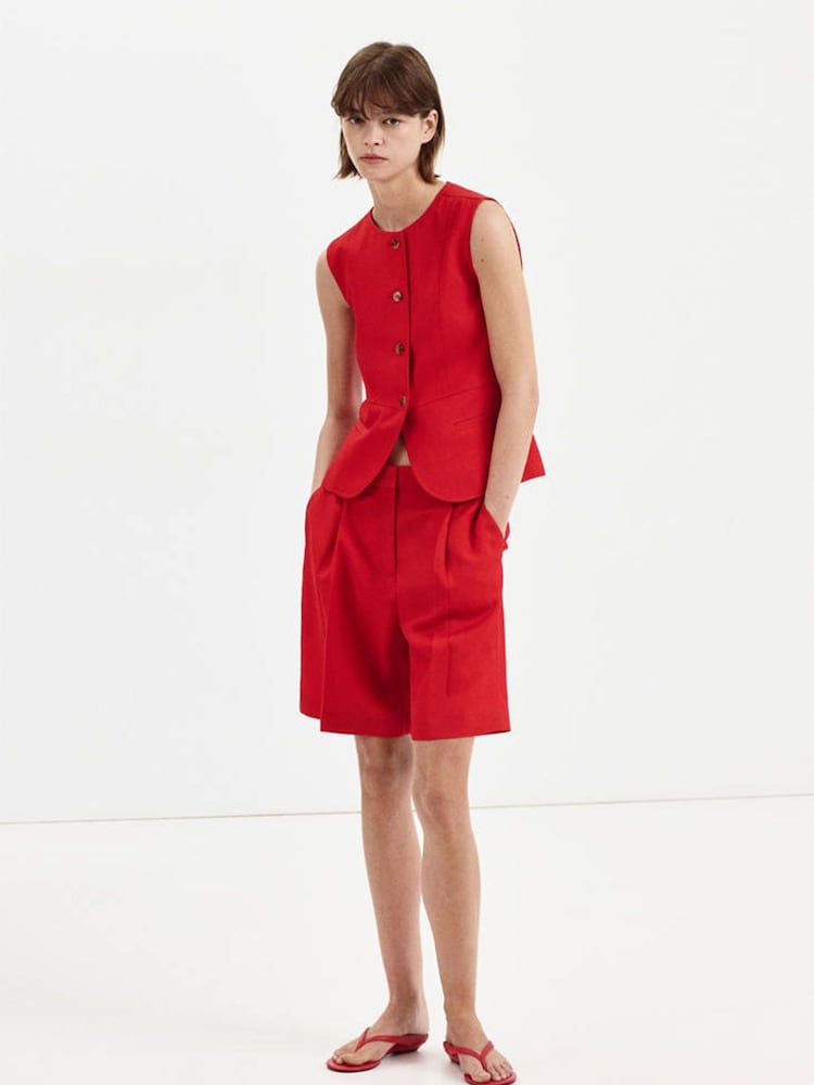 Mango Red Pleated Bermuda Shorts - Image 2 of 7 Mango Red Pleated Bermuda Shorts - Image 2 of 7