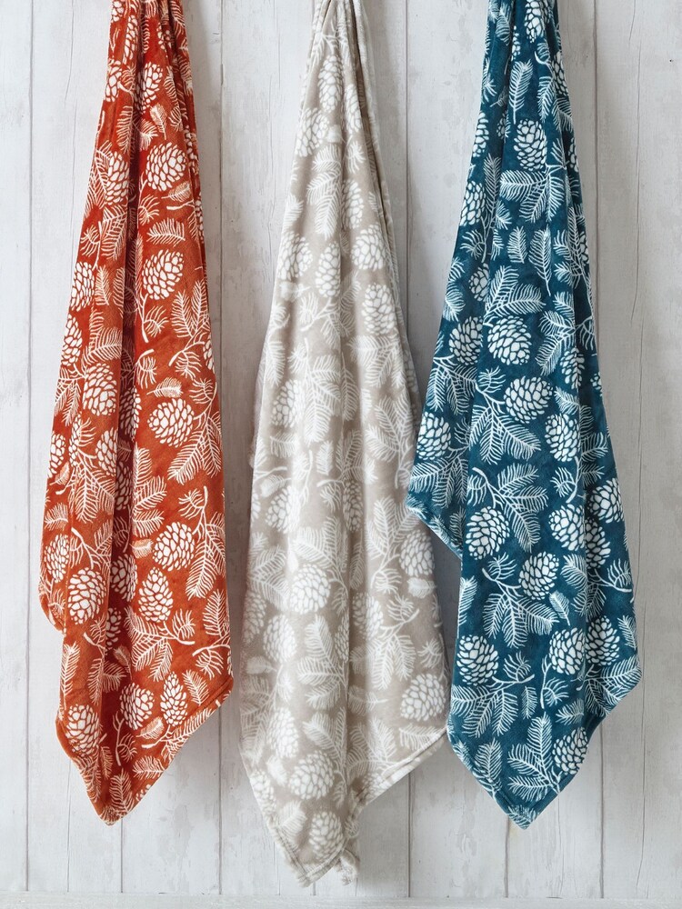 furn. Red Irwin Throw - Image 1 of 4