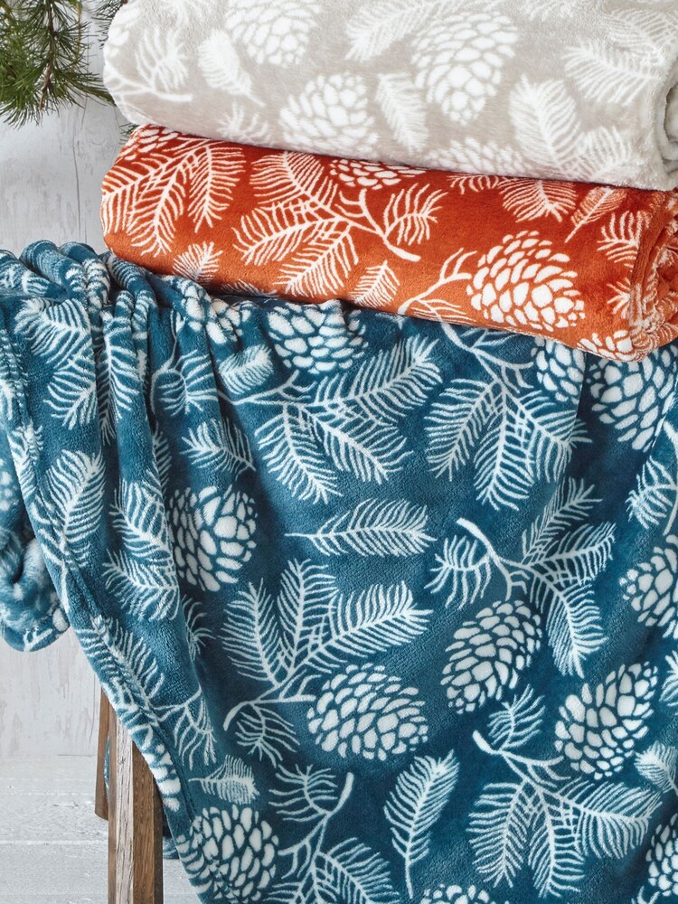 furn. Red Irwin Throw - Image 2 of 4