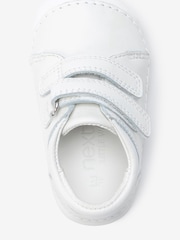 White Wide Fit (G) Crawler Shoes - Image 3 of 4