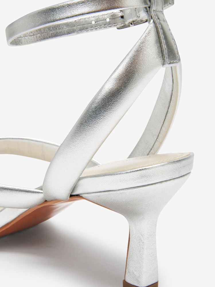 Silver Forever Comfort® Signature Padded Toe Post Sandals - Image 8 of 8