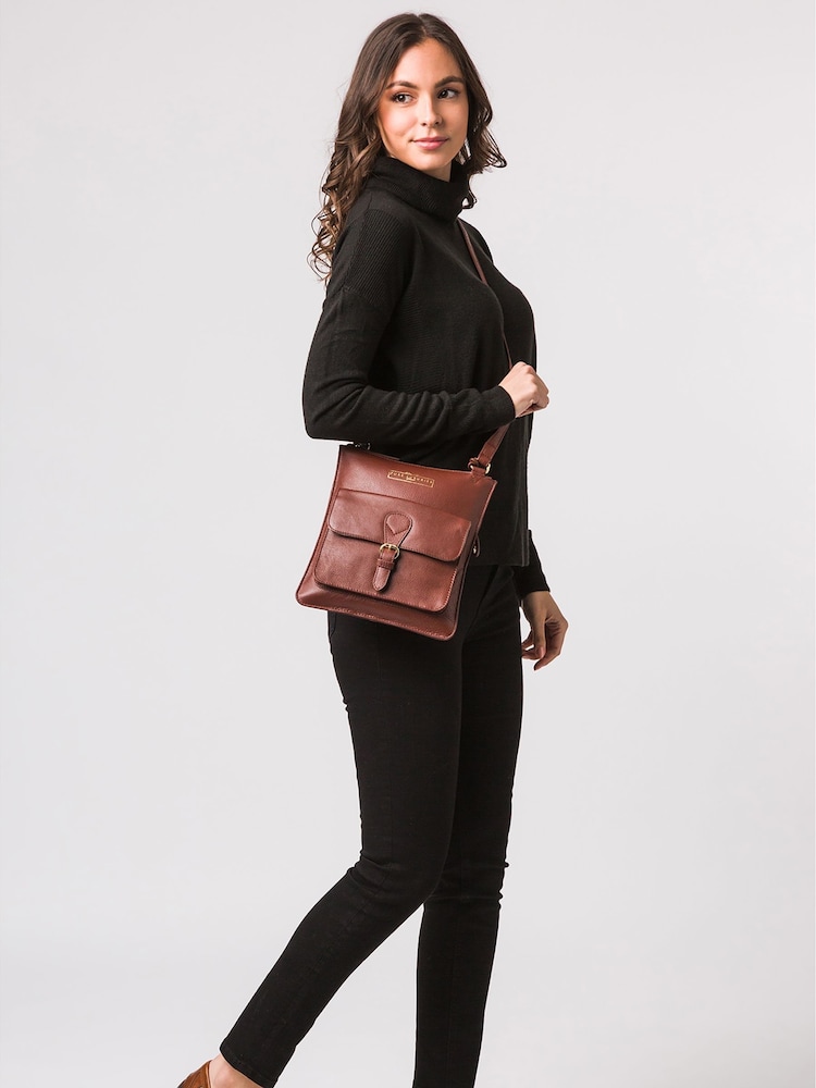 Pure Luxuries London Kenley Leather Cross-Body Bag - Image 7 of 7