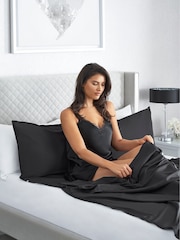 Double Self Tan Bed Sheet Protector - Image 2 of 4
