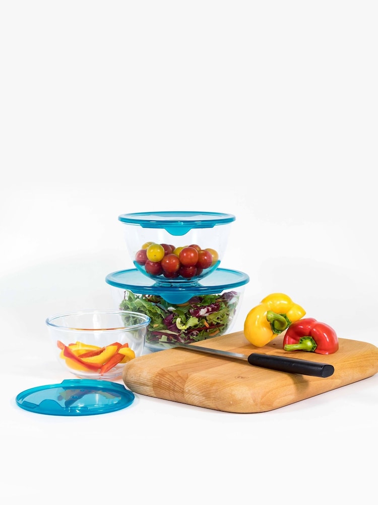 Pyrex Set of 3 Clear Bowls With Lids - Image 1 of 3