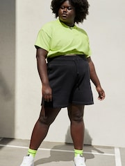 Nike Black Curve High-Waisted Shorts - Image 2 of 5