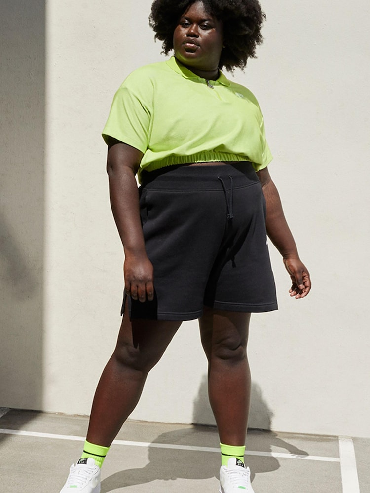 Nike Black Curve High-Waisted Shorts - Image 2 of 5