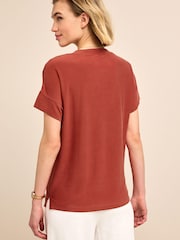 Rostbraun - Premium T-Shirt mit hohem Modalanteil und V-Ausschnitt - Bild 3 von 5