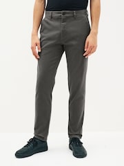Dunkelgrau - reguläre Passform mit schmal zulaufendem Bein - Stretch-Chinohose - Image 1 of 8