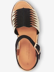 Schwarz/Gold - Forever Comfort® Sandalen aus Leder mit dicker Sohle und verdrehtem Design - Bild 5 von 6