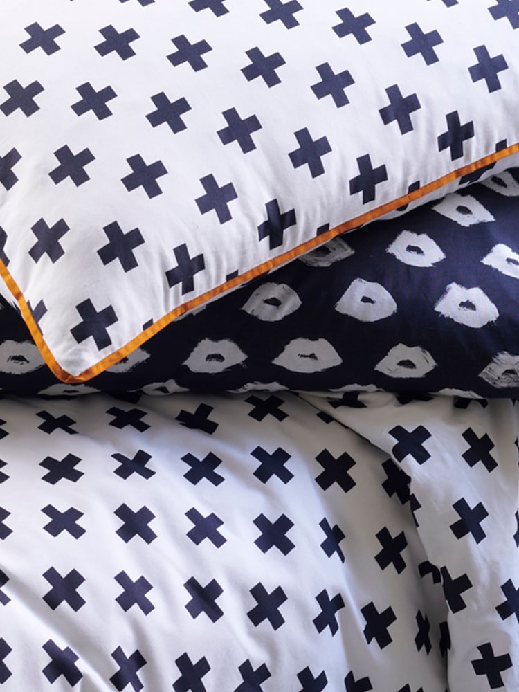 Novogratz Black Painted Lips Cotton Sheet - Image 3 of 3