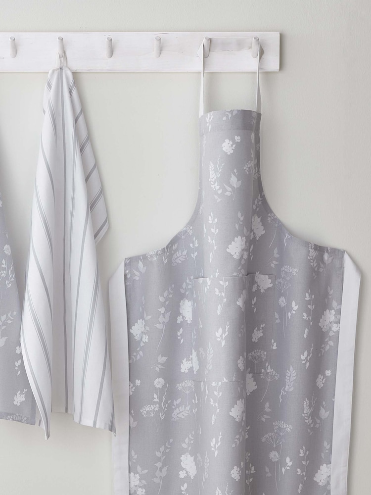 Catherine Lansfield Grey Meadowsweet 100% Cotton Floral Apron - Image 1 of 3