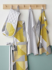 Catherine Lansfield Yellow Larsson Geo Double Oven Glove - Image 2 of 2