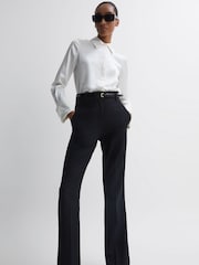 Zwart - Reiss Haisley wolmix maatgesneden pantalon met uitlopende pijpen - Image 4 of 6