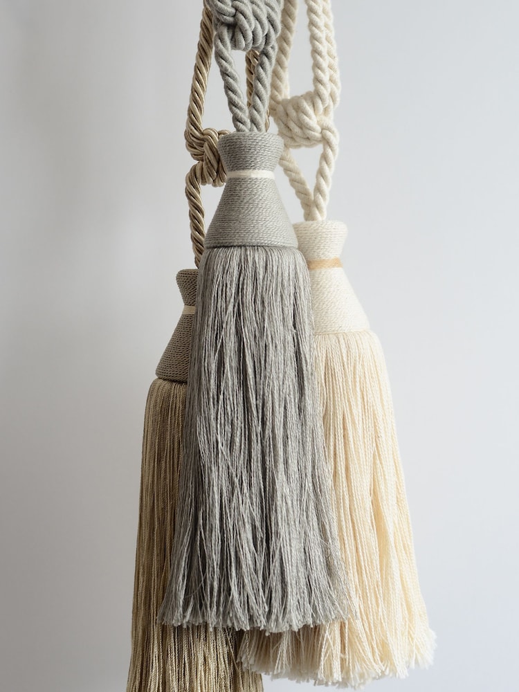 Laura Ashley Linen Rhiannon Curtain Tieback - Image 2 of 3