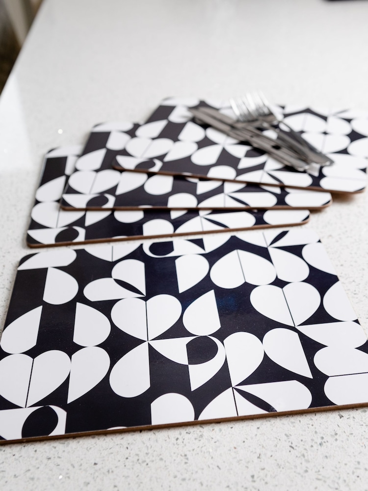 Beau And Elliot Set of 4 White Monochrome Brokenhearted Placemats - Image 1 of 4