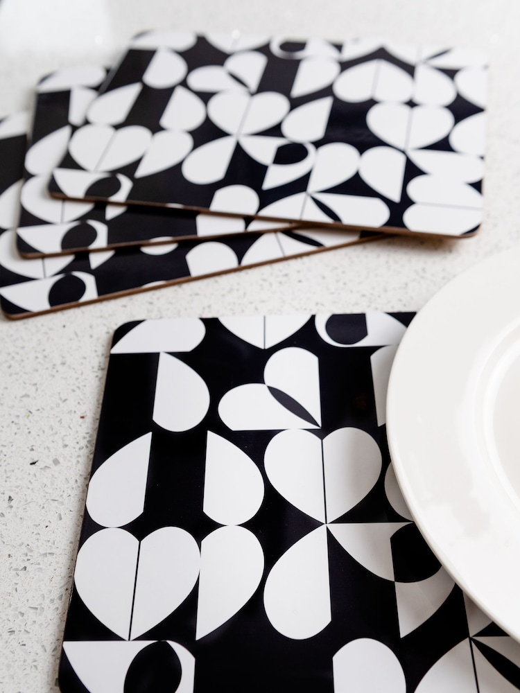 Beau And Elliot Set of 4 White Monochrome Brokenhearted Placemats - Image 2 of 4