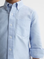 Reiss Soft Blue Greenwich 4-9 yrs Button Down Oxford Shirt - Image 4 of 7