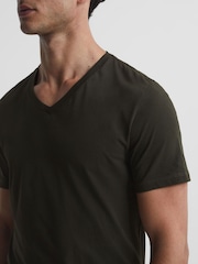 Reiss Oxidised Green Dayton Cotton V-Neck T-Shirt - Image 4 of 6