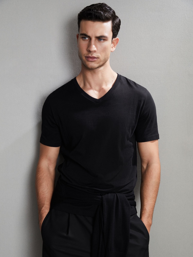 Reiss Black Dayton Cotton V-Neck T-Shirt - Image 8 of 8
