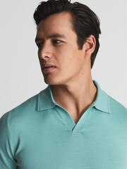 Menta brillante - Polo Duchie de cuello abierto de lana merina de Reiss - Imagen 1 de 5