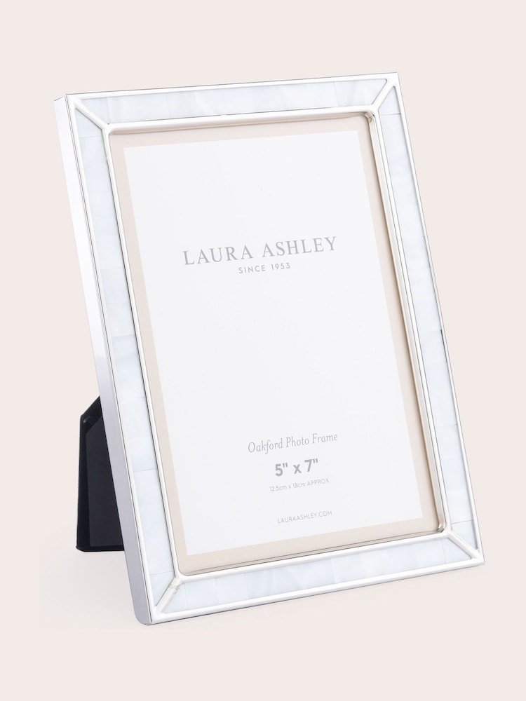 Laura Ashley Chrome Oakford Nickel Plated With Mother Of Pearl Picture Frame - Image 2 of 5