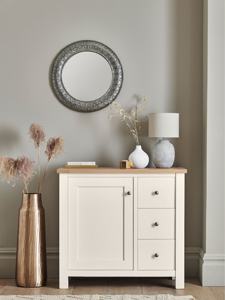 Cream Malvern Oak Effect Small Sideboard - Image 1 of 11