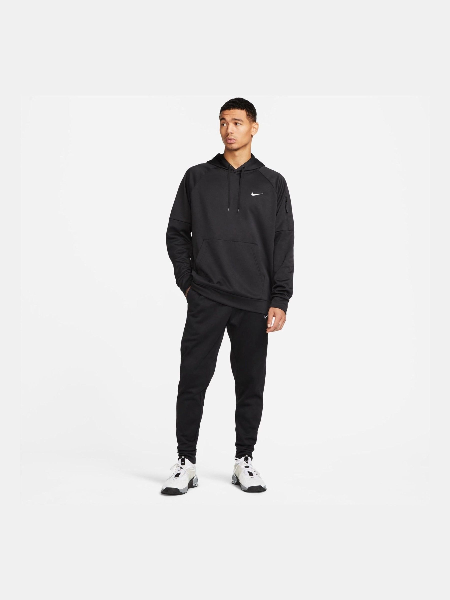 Satın al Siyah - Nike Therma-FIT Antrenman Eşofmanı Next Turkey