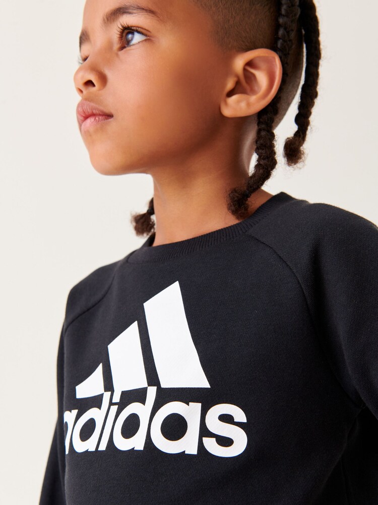 Czarny - Zestaw dziecięcy adidas Essentials z logo i joggersami z tkaniny frotte - Image 4 of 12