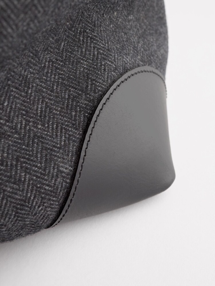 Black Herringbone Tweed Holdall - Image 10 of 10