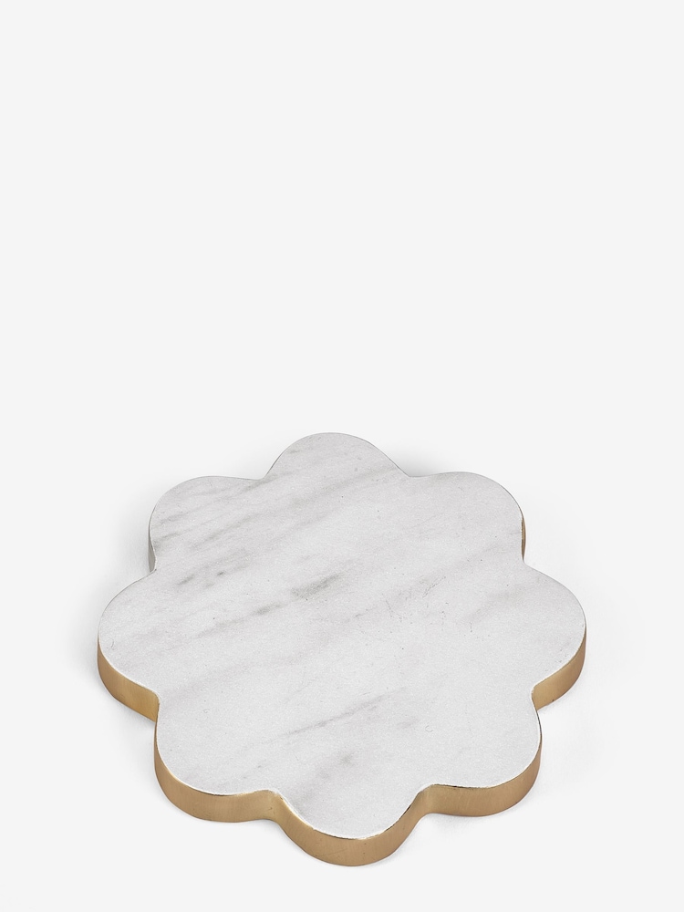 Set of 4 White Valencia Scalloped Coasters - Image 3 of 3