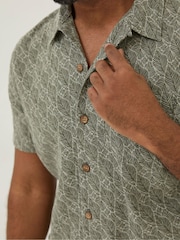 FatFace Green Dempsey Leaf Print Shirt - Image 4 of 5