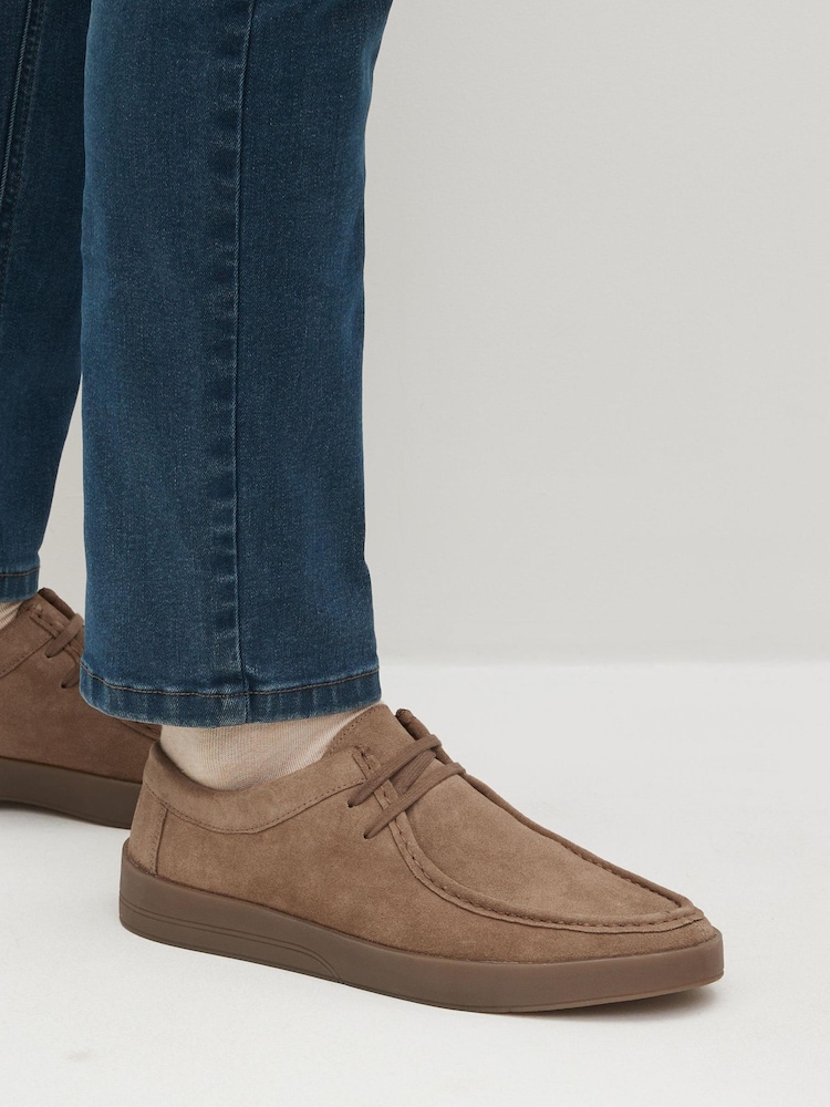Taupe/Braun - Schnürschuhe aus Veloursleder - Bild 1 von 7 Taupe/Braun - Schnürschuhe aus Veloursleder - Bild 1 von 7