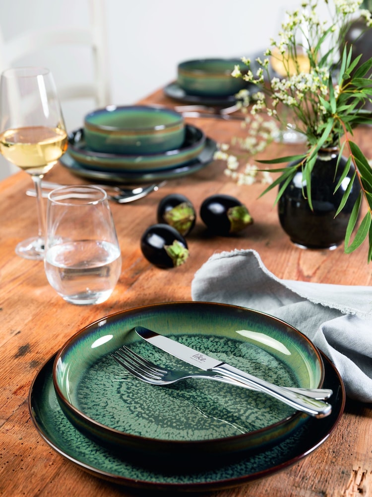 Villeroy & Boch Blue Dinner Plates and Soup Plates Set - Image 1 of 3
