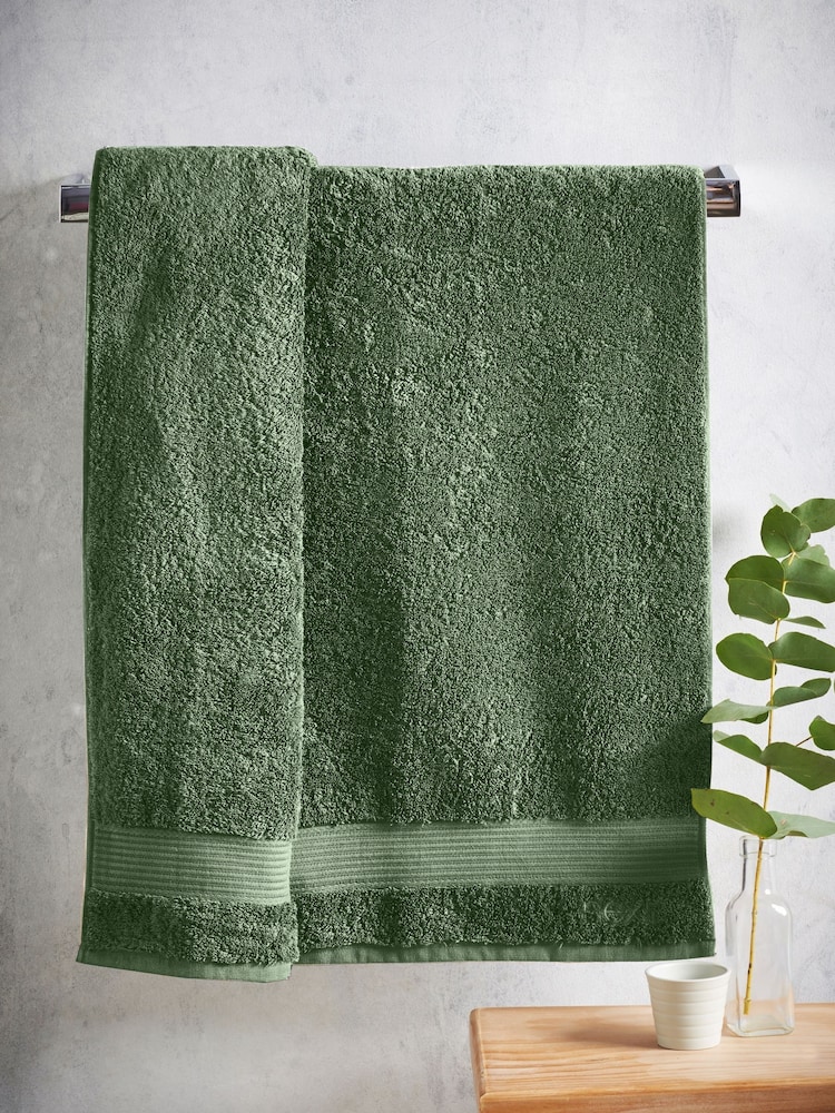 Green Ivy Egyptian Cotton Towel - Image 2 of 5