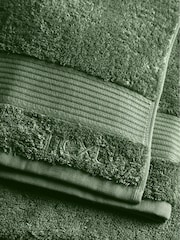 Green Ivy Egyptian Cotton Towel - Image 3 of 5