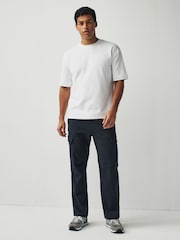 Bleu marine - Ajustement droit - Pantalon cargo stretch en coton - Image 2 de 7