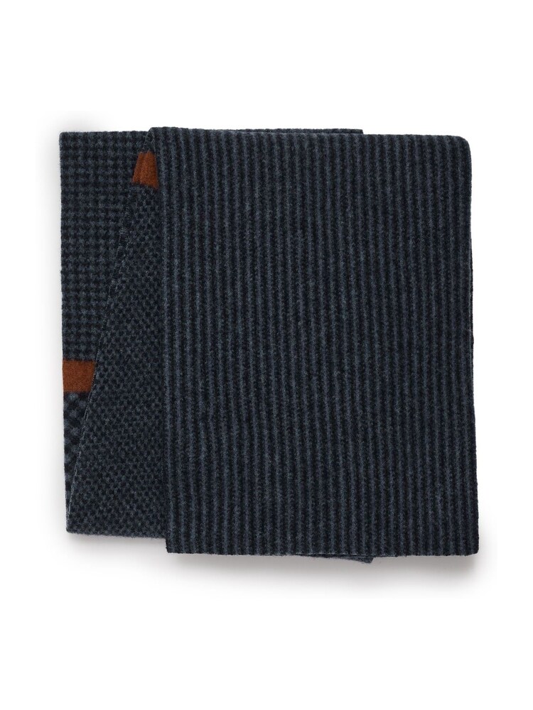 Celtic & Co. Mens Lambswool Chevron Scarf - Image 4 of 4