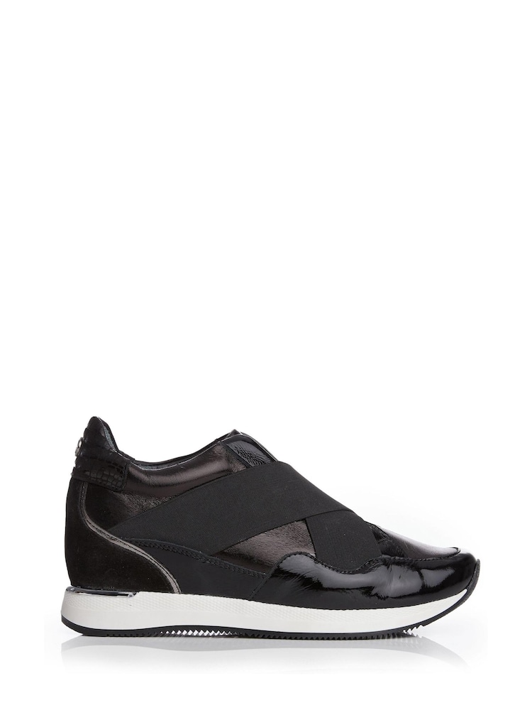 Schwarz - Moda In Pelle Elastische Turnschuhe mit überkreuzten Riemen und verstecktem Keilabsatz - Bild 1 von 4